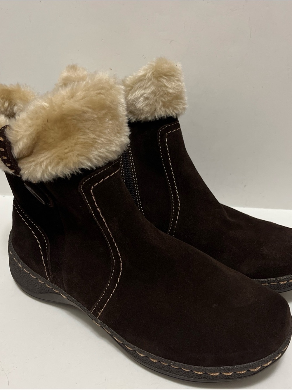 Bare Traps Elexa 9M Suede Leather Uppers Faux Fur Trim Stay Dry System